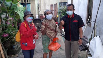 Jumat Berkah Bareng Safaruddin di Sepinggan Raya, Bagi Sarapan untuk Warga hingga Bantu Korban Tanah Longsor