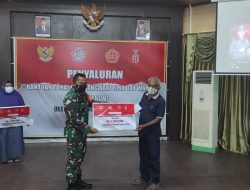 Kodim 0909/KTM Salurkan Bantuan Tunai Rp 1,4 M untuk 1.200 PKL dan Warung