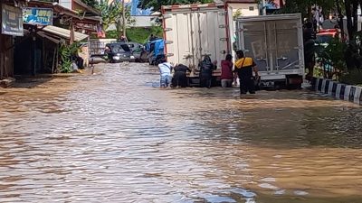Samarinda Utara Macet Panjang, Sempaja hingga Lempake Direndam Banjir