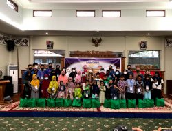 Bersama Bupati, Komunitas NasiBaik Sangatta Belanja Kado Lebaran Untuk Anak-anak Batota