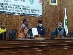 Kasmidi Bulang Tanggapi Pemandangan Umum Fraksi DPRD Terhadap Rancangan KUA-PPAS Kutim 2023