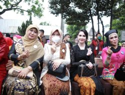 Peringati Hari Batik, TP PKK Kaltim Dorong Daerah Promosikan Batiknya