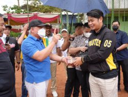 Semangati Atlet Cilik Baseball, Isran Beri Rp60 Juta