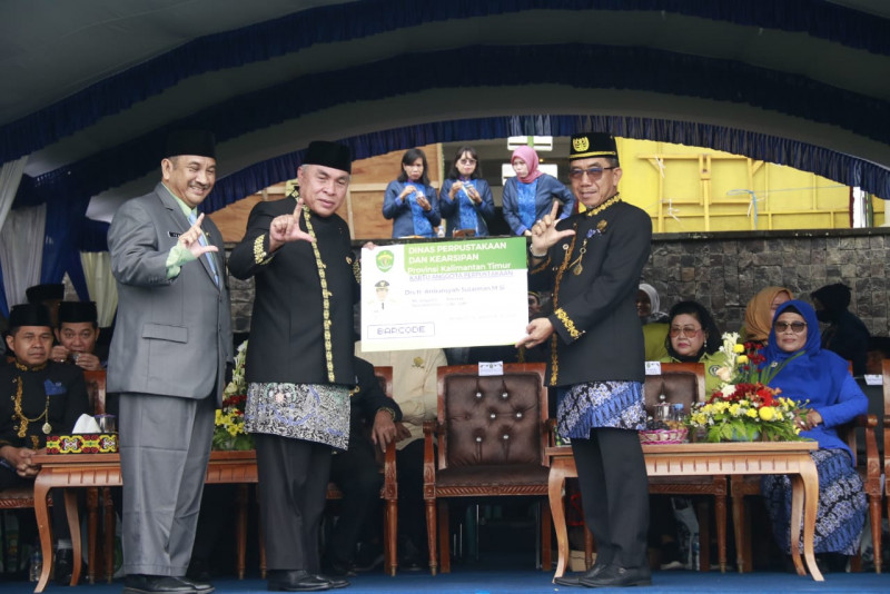 Tingkatkan Minat Baca di Kutim, DPK Kaltim Sumbang Ribuan Buku