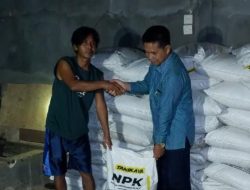 Wujudkan Aspirasi, Ketua DPRD Kutim Salurkan Bantuan 2,6 Ton Pupuk Kepada Kelompok Tani Sumber Rejeki