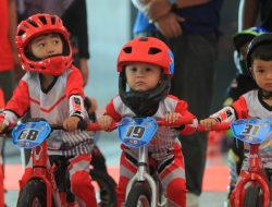 Serunya Puluhan Pembalap Cilik Ikuti Event Balance Bike Di Mini Race Kaltim Fest