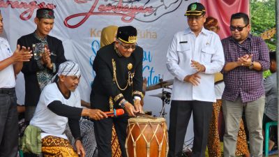 Pemkab Kukar Secara Resmi Buka Erau Pelas Benua di Desa Jembayan