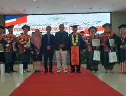 Wisuda ke-XI STIENUS Sangatta, 117 Mahasiswa Prodi Akuntansi dan Manajemen Emban Gelar Sarjana