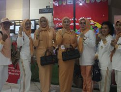 24 Tahun Dharma Wanita Persatuan, DWP DPK Kaltim Meriahkan Lomba Menghias Tumpeng dan Tata Rias Wajah