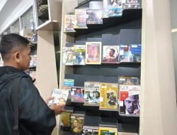 Bagai Time Travel, Jelajahi Jejak Sejarah Perang Dunia II dalam Buku-Buku Antik di Perpustakaan Samarinda