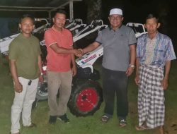 Adi Sutianto Salurkan 5 Unit Handtractor Kepada Poktan Jaya Mandiri Kaliorang