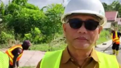 Tinjau Langsung Pembangunan Jalan Penghubung di Muara Ancalong, Muhir Yakin Proyek Selesai Tepat Waktu