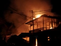 Breaking News – Tengah Malam, Kebakaran di Wilayah Pasar Sangatta Seberang Gemparkan Warga