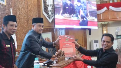 Fraksi PDI-P Mencatat Realisasi Pendapatan Daerah TA 2023 Melebihi Target Sebesar 8,59 Trilyun