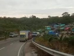 Antrian Panjang Buntut CPO Tumpah di Gunung Kudung, Polisi dan Perusahaan Terkait Turun ke TKP 