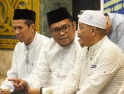 Persiapan Kebutuhan Ibadah Haji, Wabup Kasmidi Beri Uang Saku Tambahan Pada Ratusan Jamaah Haji Kutim