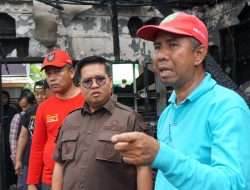 Wakil Bupati Kukar Serahkan Batuan Kepada Korban Kebakaran Di Tenggarong