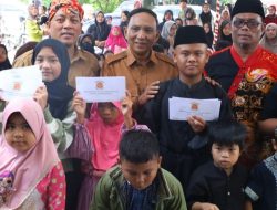 Pemkab Kukar Santuni Anak Yatim dan Piatu Di Kecamatan Tenggarong