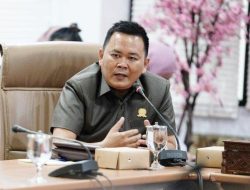 Aloysius Roni Minta Pemkot Tingkatkan Infrastruktur di Kampung Gotong Royong