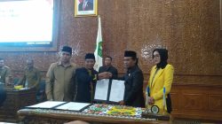 Gelar Paripurna Ke-XXI, DPRD bersama Pemkab Kutim tetapkan Sejumlah Perencanaan Penyusunan Perda Tahun 2025