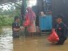 Jurnalis Kutim Salurkan Sembako Kepada Warga Terdampak Banjir, Raymond: Amanah dari Iuran Anggota AJKT