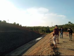 Nestapa Warga Bukit Kayangan, Hidup Terisolir Tanpa Listrik dan Air Bersih di Tengah Aktivitas Tambang yang Mengusik