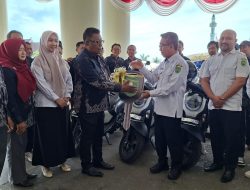 Pemkab Kutim Realisasikan Bantuan 56 Motor RT di Teluk Lingga
